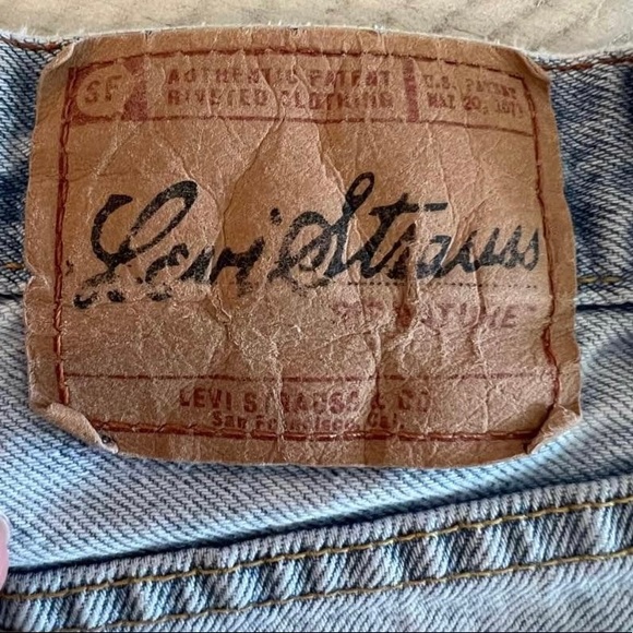⭐️PRICE FIRM⭐️ 2005 Levi’s Distressed High Waisted 100%Cotton Shorts - Picture 4 of 10